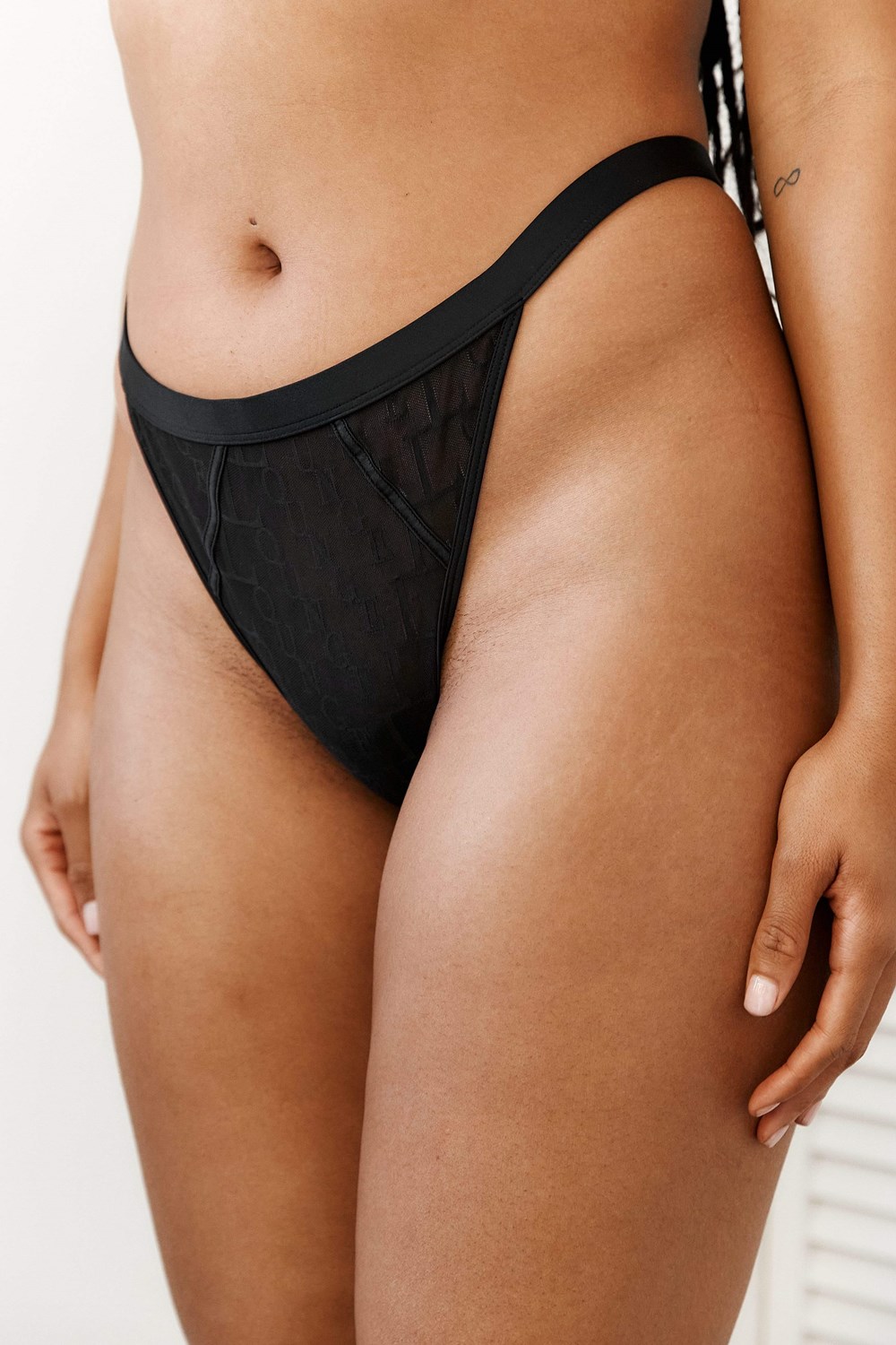 Lounge Underwear Chic Tanga Čierne | AZEKUCJ-09