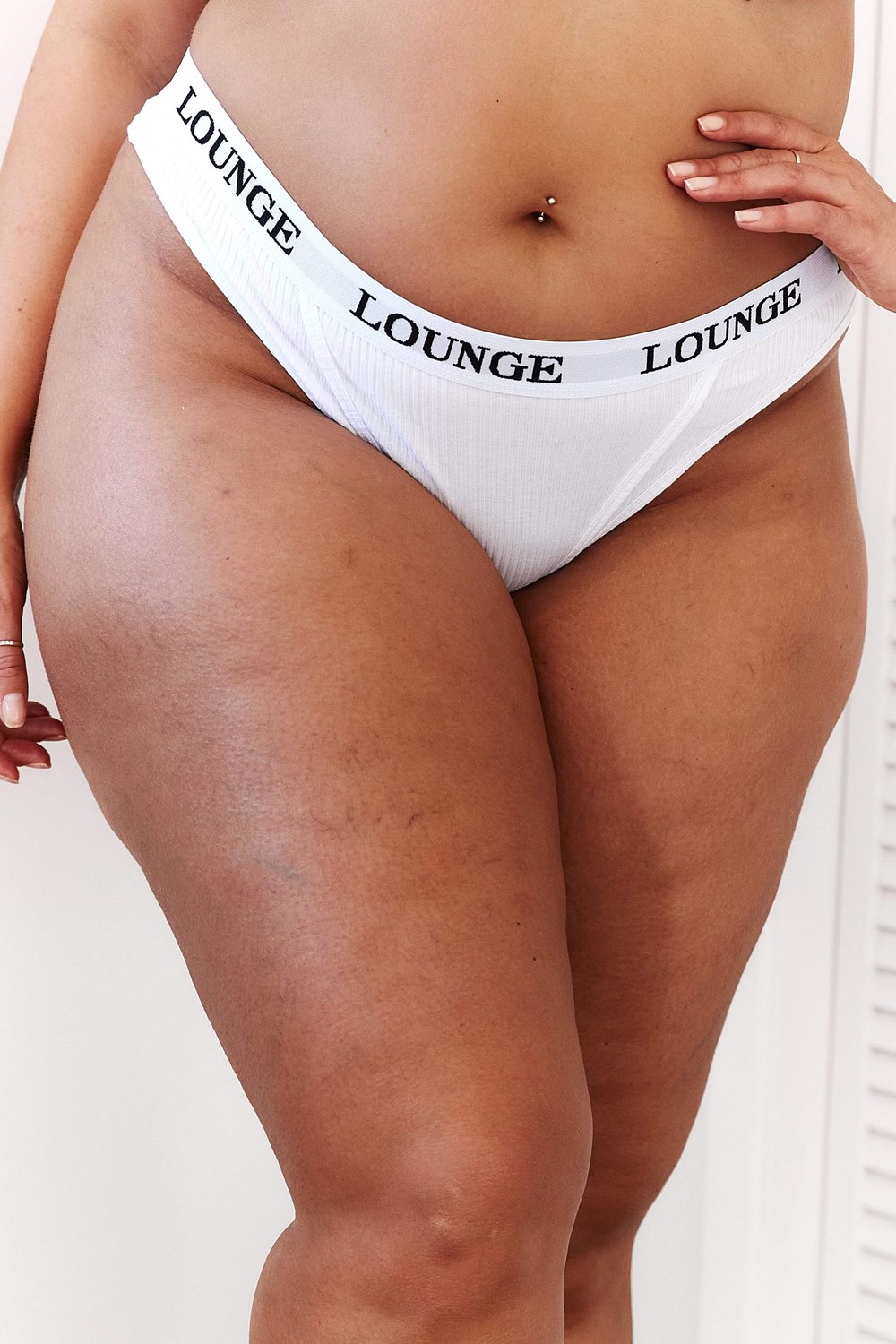 Lounge Underwear Ultra Pohodlie Rebrovaný Tanga Biele | IJHAGZV-75